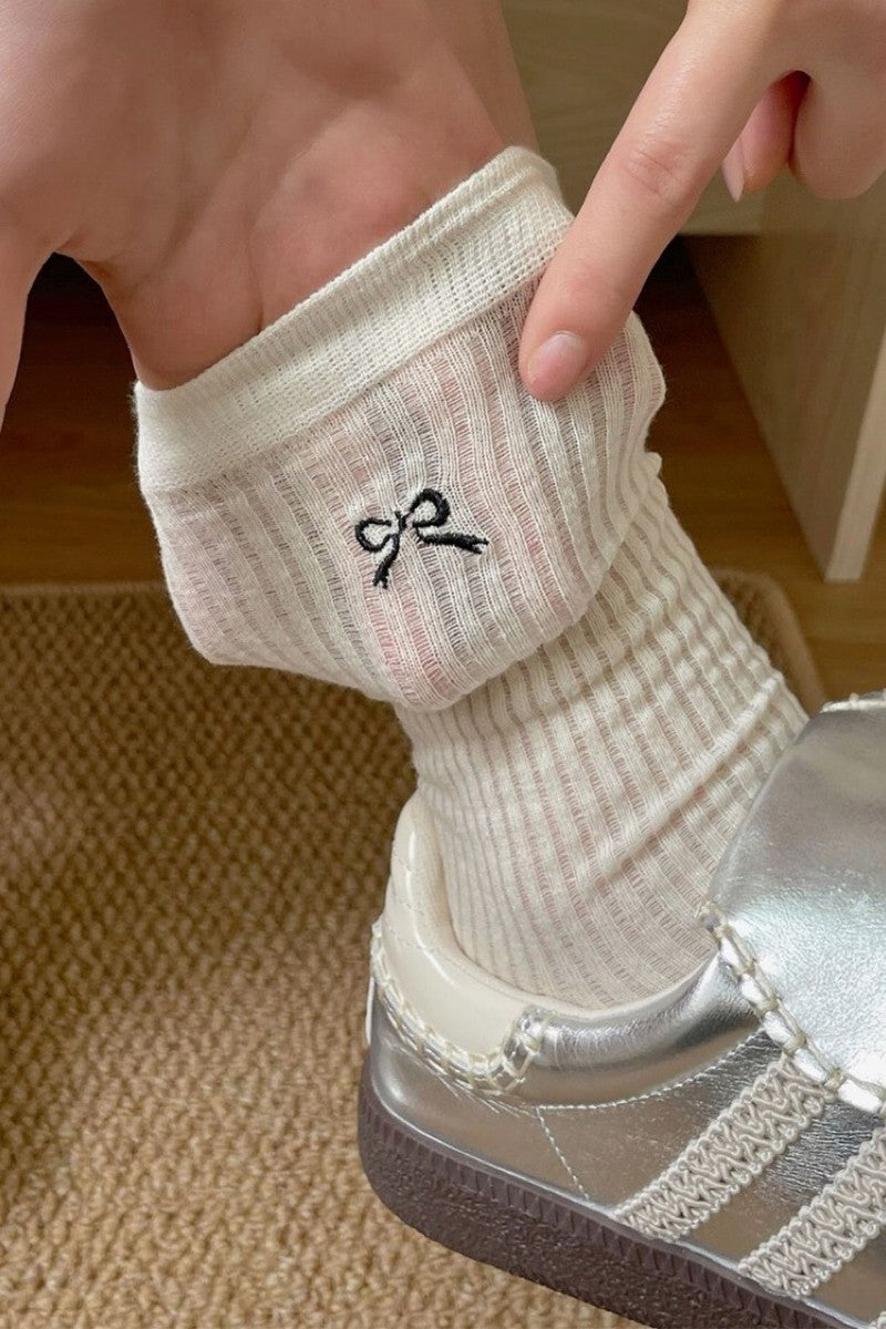 Embroidered Bow Mid-Calf Socks