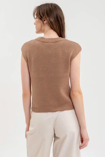 SLEEVELESS CREWNECK SWEATER KNIT TOP